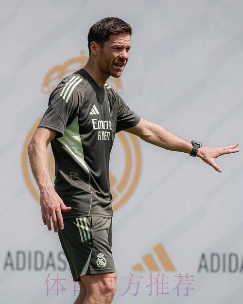 皇马崩盘？3天丢2冠+仓促解雇阿隆索！名宿批老佛爷：问题在球员