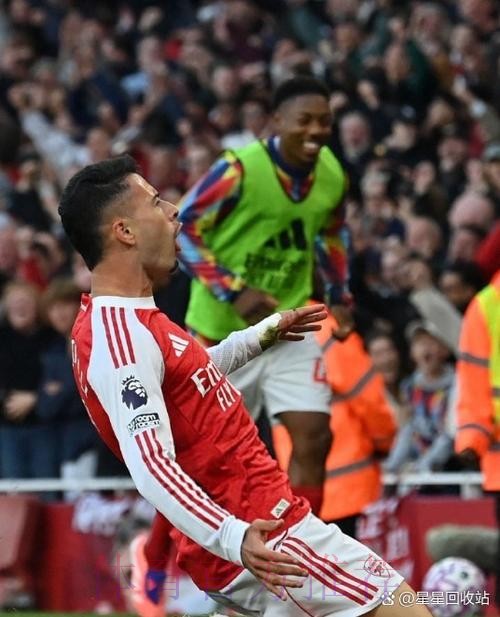 68分钟被换！利物浦1.5亿标王让斯洛特死心：5项数据挂零 评分6.5